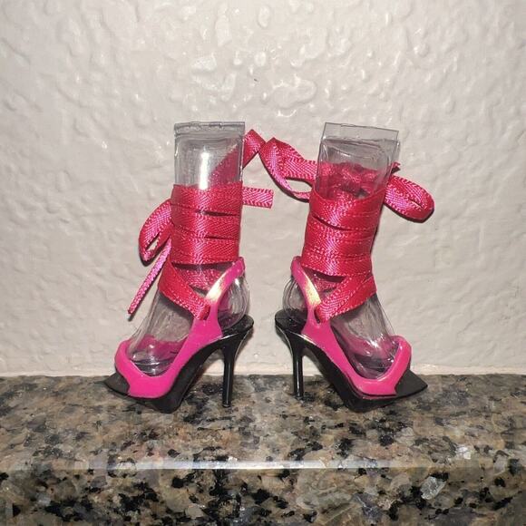 Rainbow High Doll Shoes Lot Of 5 Ice Skate Boots High Tops Monroe Satin Heels - Picture 12 of 12